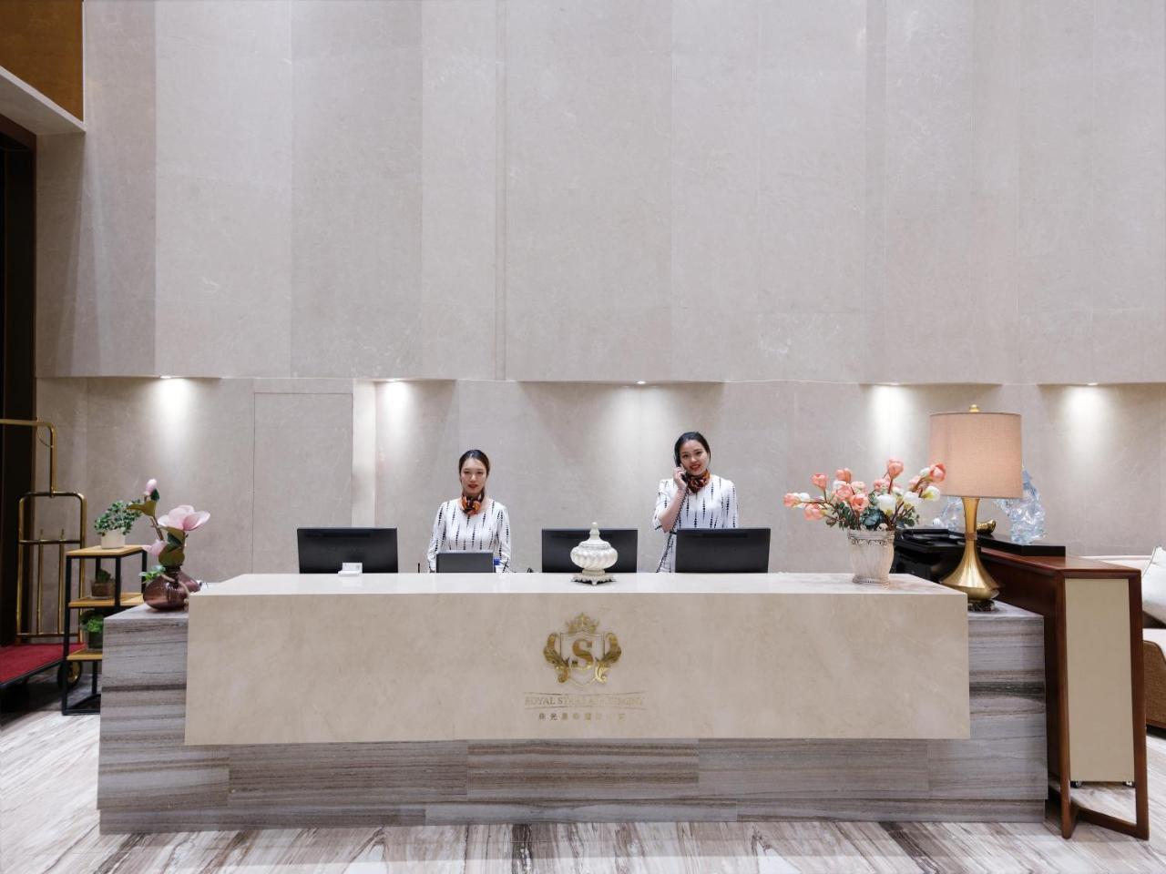 Royal Star Apartment Guangzhou Bagian luar foto